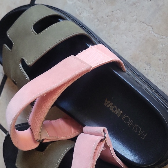 FN slides - Picture 3 of 6